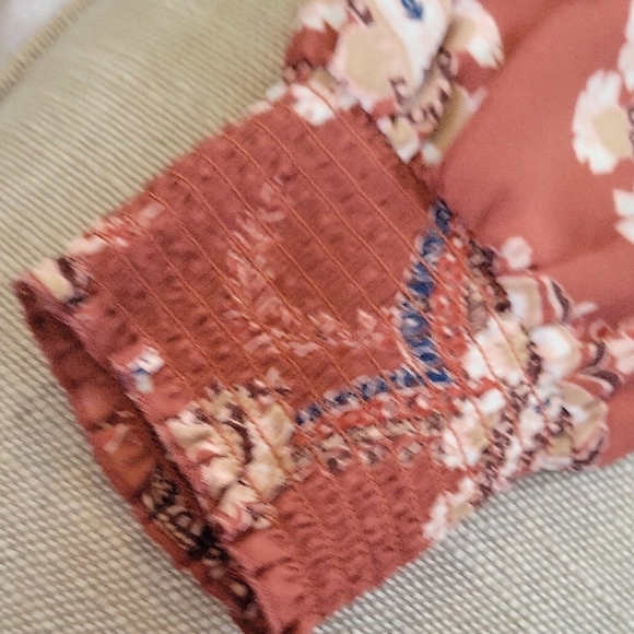 Dark Floral Patterned Fairygrunge  Blouse in Rust and Cream Wonens Size M - Picture 6 of 6